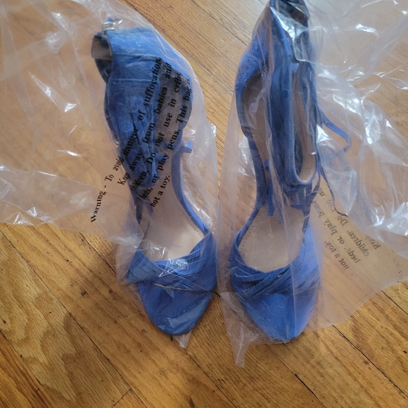 Shoes - Picture 6 of 6